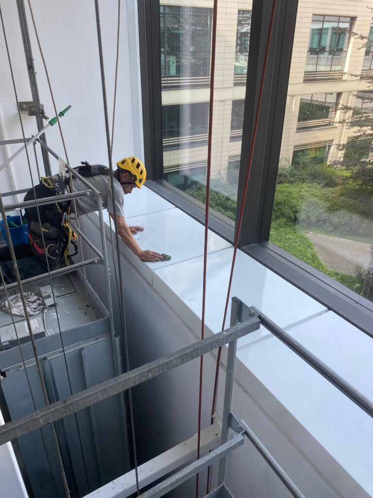 Travaux en hauteur whatsapp image 2025 12 04 at 07.11.48 (1)